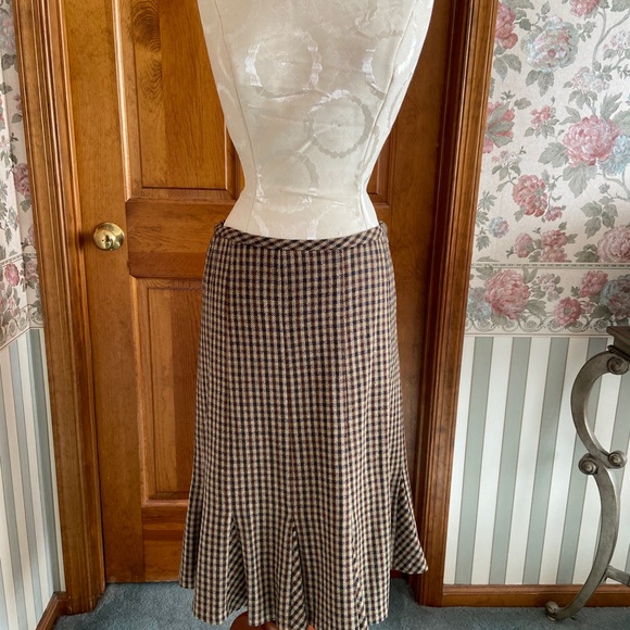 Ladies wool tweed ensemble - Picture 8 of 10